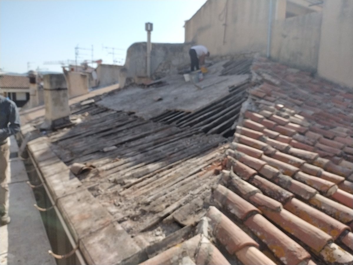 Toiture ancienne avant intervention