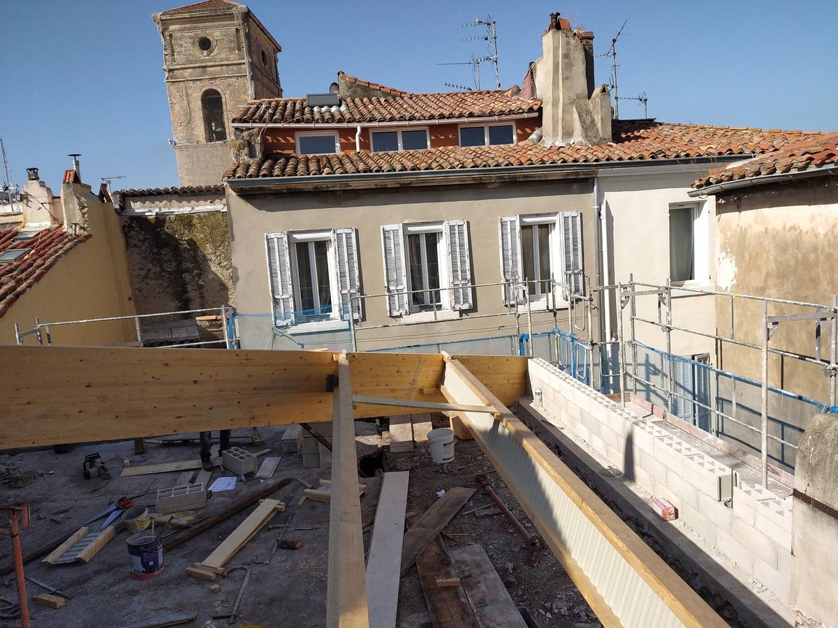 Réfection de toiture dans un centre ancien